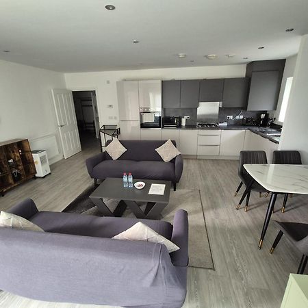 Luxury 2Bedroom - 2Bath - Prime Location - Patio Harrow on the Hill Extérieur photo