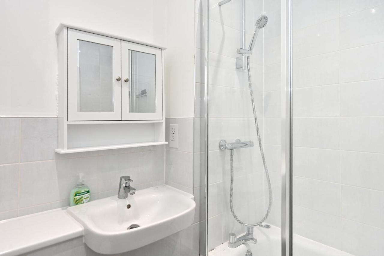 Luxury 2Bedroom - 2Bath - Prime Location - Patio Harrow on the Hill Extérieur photo