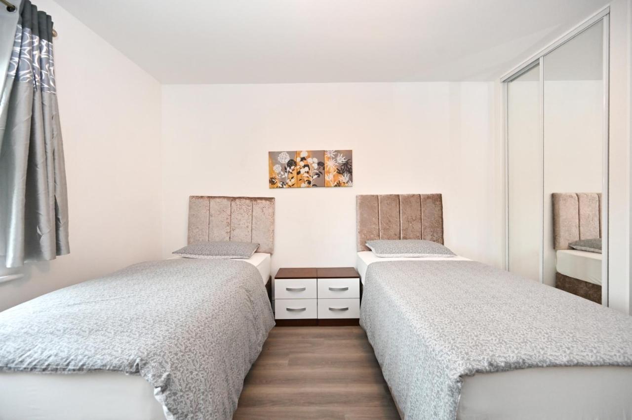 Luxury 2Bedroom - 2Bath - Prime Location - Patio Harrow on the Hill Extérieur photo
