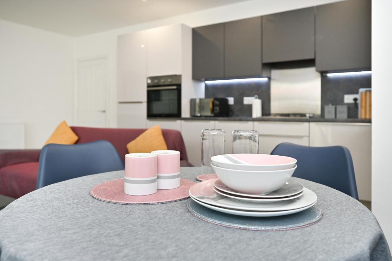 Luxury 2Bedroom - 2Bath - Prime Location - Patio Harrow on the Hill Extérieur photo