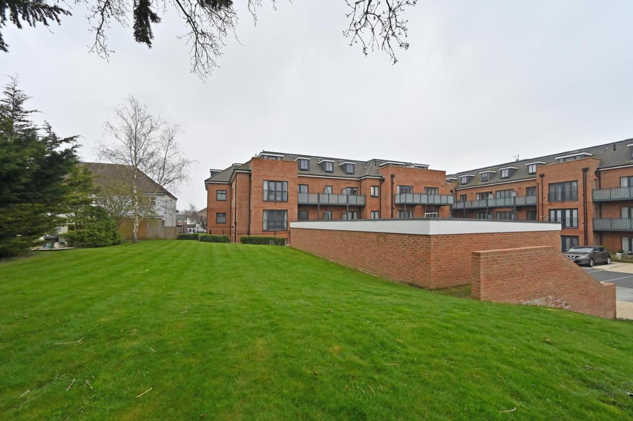 Luxury 2Bedroom - 2Bath - Prime Location - Patio Harrow on the Hill Extérieur photo
